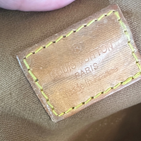 Louis Vuitton Tivoli GM Monogram Satchel with Tan Accents - Picture 10 of 11